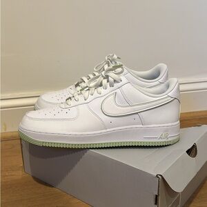 Nike Air Force 1 ‘07 white/honeydew size M 11.5/W 13
